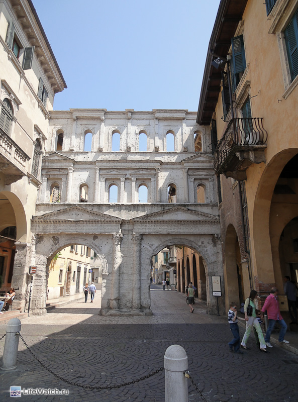 Порта Борсари. Porta Borsari